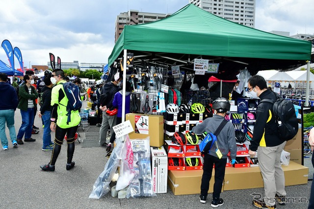 自転車アイテムお買い物風景