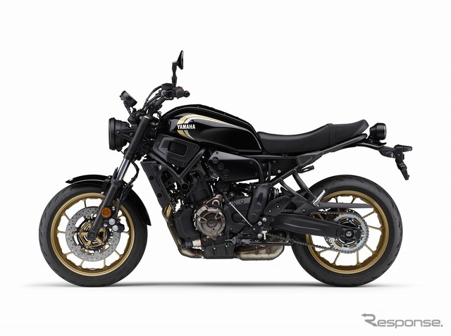 ヤマハ XSR700 ABS（ブラックメタリック×ブラック）