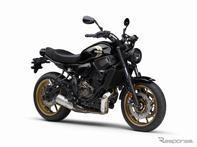 ヤマハ XSR700 ABS（ブラックメタリック×ブラック）