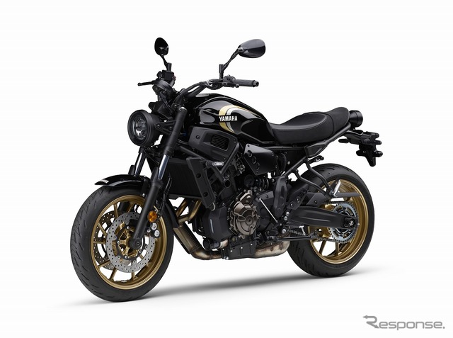 ヤマハ XSR700 ABS（ブラックメタリック×ブラック）