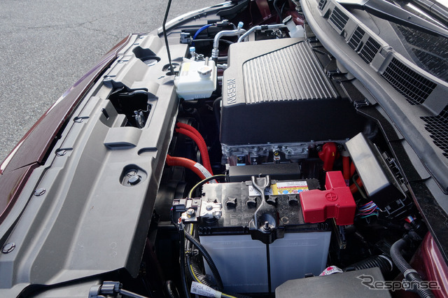 日産 リーフe+のフロントベイ。電気モーターの出力は160kW(218ps)と強力。