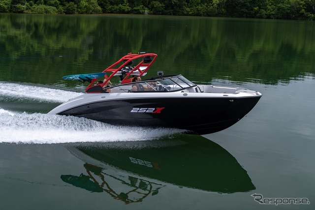 ヤマハ発動機 スポーツボート 252XE