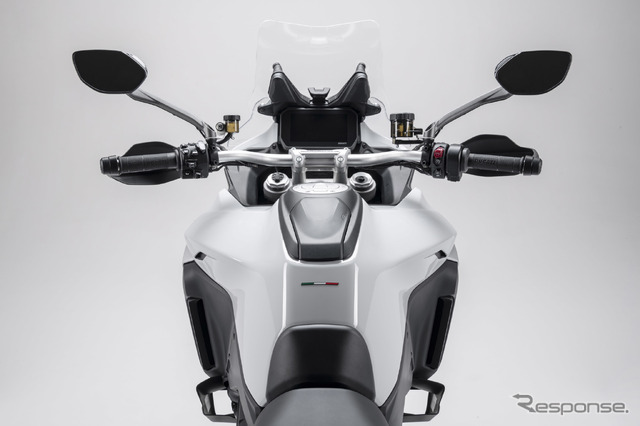 ドゥカティ・ムルティストラーダ V4 の2022年モデル