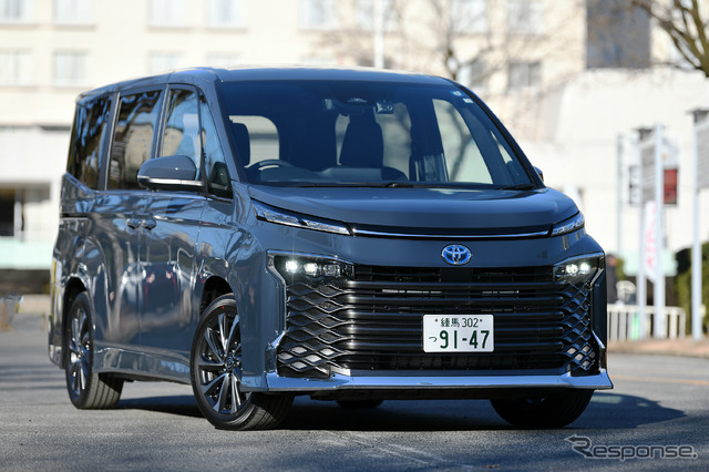 トヨタ ヴォクシー 新型