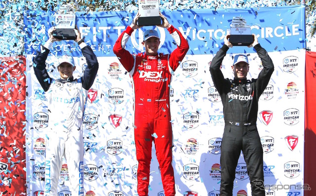 左から2位パロウ、優勝マクロクリン、3位パワー。