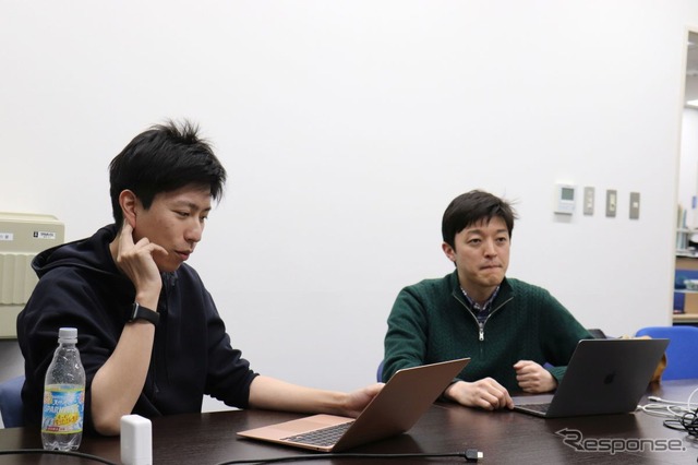 チューリング 共同代表CEO 山本一成氏(左)と共同代表CTO 青木俊介氏(右)