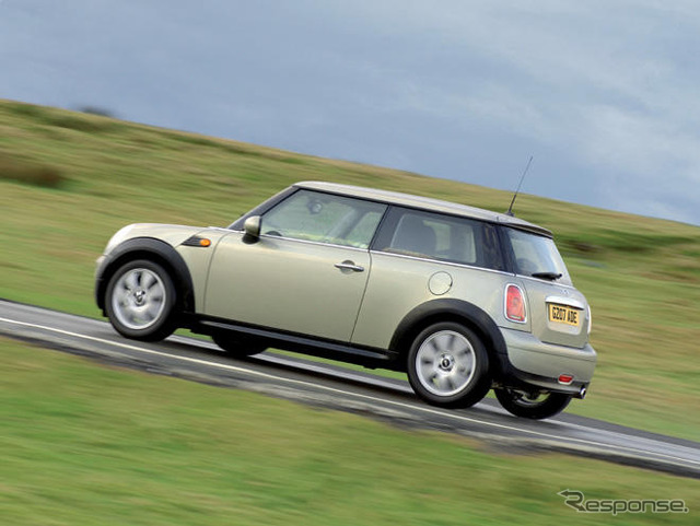 MINI ホットラウンジがオープン、サプライズ展示も　12月8-25日