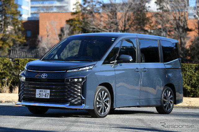 トヨタ ヴォクシー 新型
