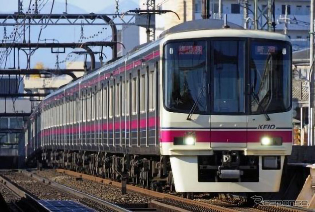 8000系の準特急(展示予定同型車)。