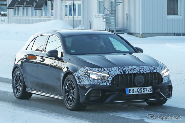 メルセデス AMG A45 改良新型プロトタイプ(スクープ写真)