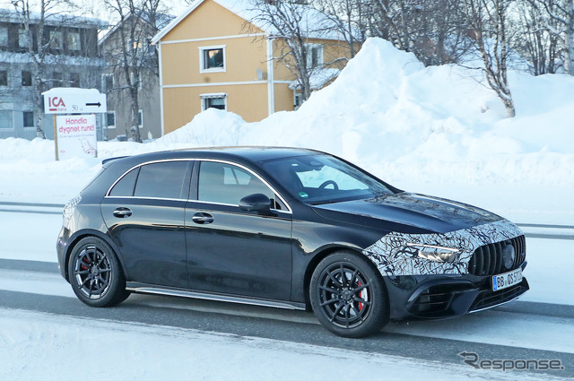 メルセデス AMG A45 改良新型プロトタイプ(スクープ写真)