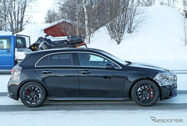 メルセデス AMG A45 改良新型プロトタイプ(スクープ写真)