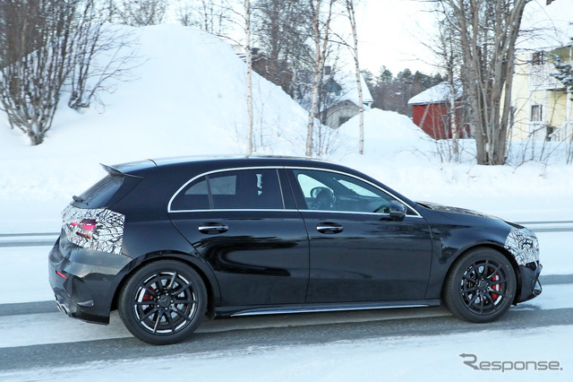 メルセデス AMG A45 改良新型プロトタイプ(スクープ写真)