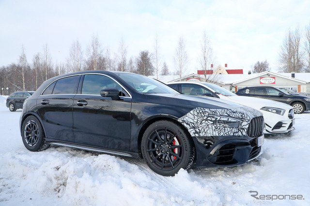 メルセデス AMG A45 改良新型プロトタイプ(スクープ写真)