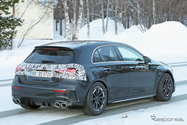メルセデス AMG A45 改良新型プロトタイプ(スクープ写真)