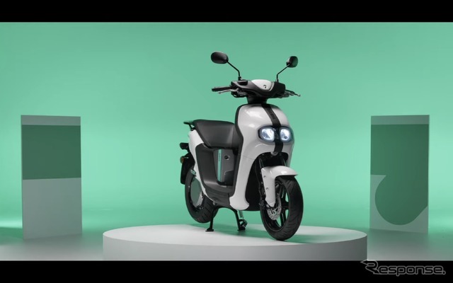 ヤマハ発動機の新型電動スクーター「NEOS」(動画スクリーンショット)