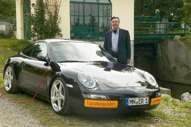 ポルシェがあのEVスポーツカーを徹底解剖!?