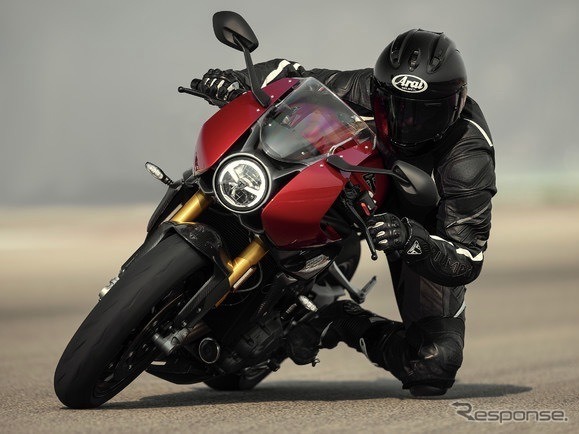 トライアンフ・スピードトリプル1200RR