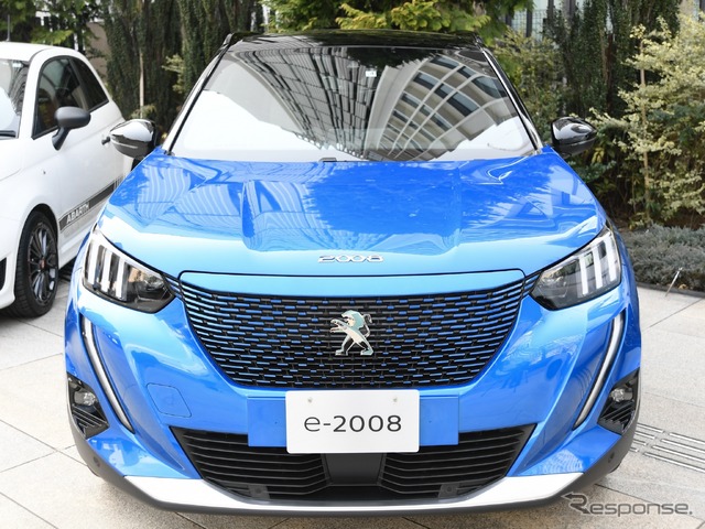プジョーe-2008
