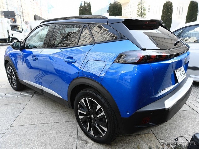 プジョーe-2008
