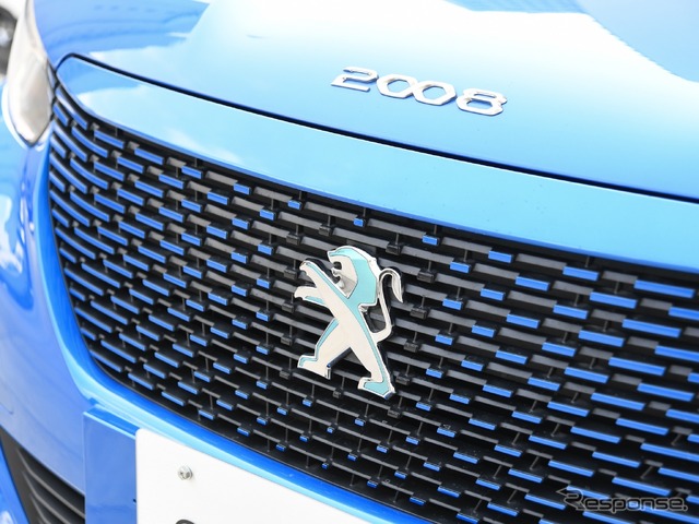 プジョーe-2008