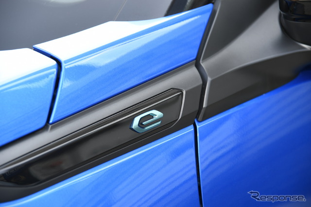 プジョーe-2008