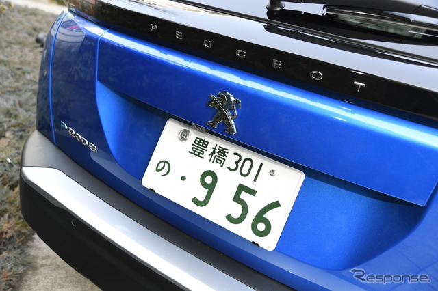 プジョーe-2008