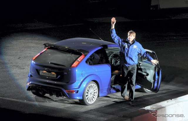フォード フォーカスRS 新型、グロンホルム選手が披露