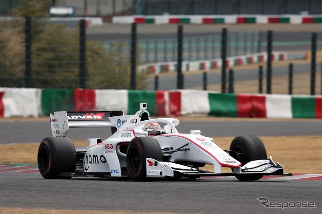 総合3位の#6 大津弘樹(DOCOMO TEAM DANDELION RACING)
