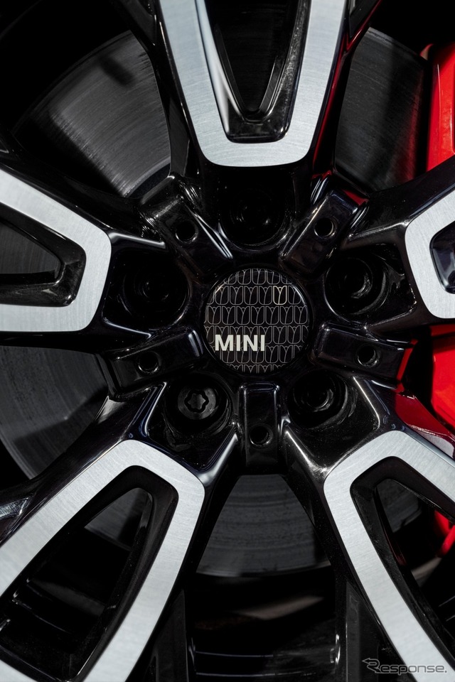 MINI「パット・モス・エディション」