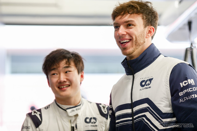 角田裕毅とピエール・ガスリー（2月のバルセロナテスト）