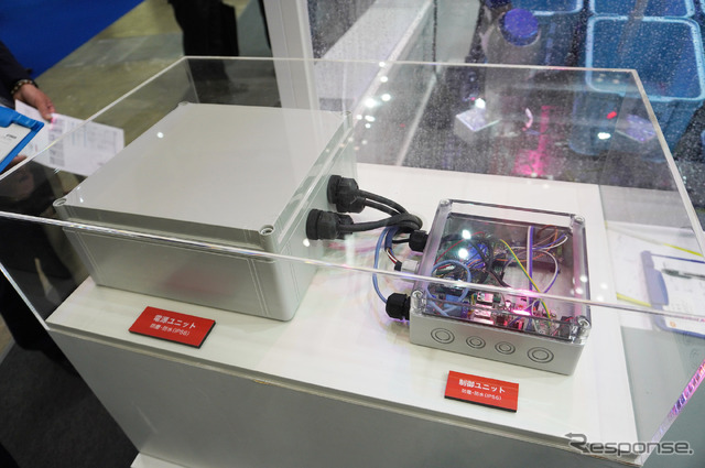「eve auto」とロボットアームを組み合わせたAGV