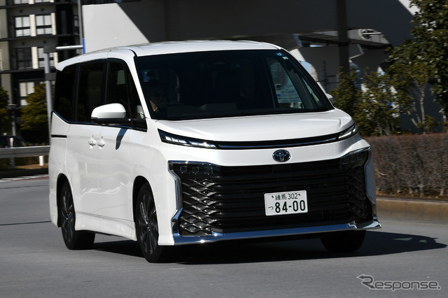 トヨタ・ヴォクシー新型