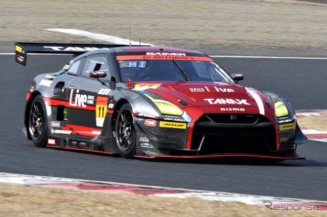 #11 GAINER TANAX GT-R