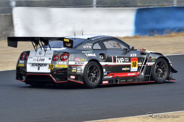 #10 TANAX GAINER GT-R