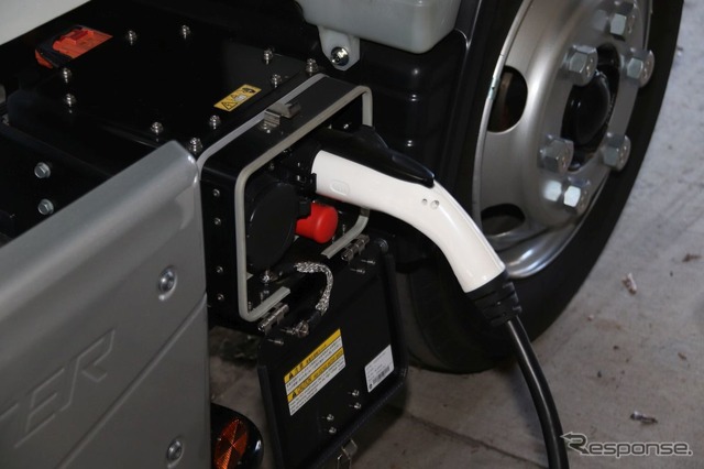センターの充電器は普通充電（200V6kW）10から11時間で空からフル充電可能