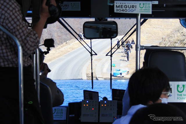 水陸両用船の無人運航実証(群馬県八ッ場あがつま湖)