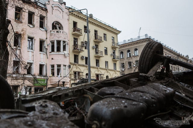ロシア軍に攻撃されたウクライナ、ハルキウ(ハリコフ)市の住宅(3月14日)