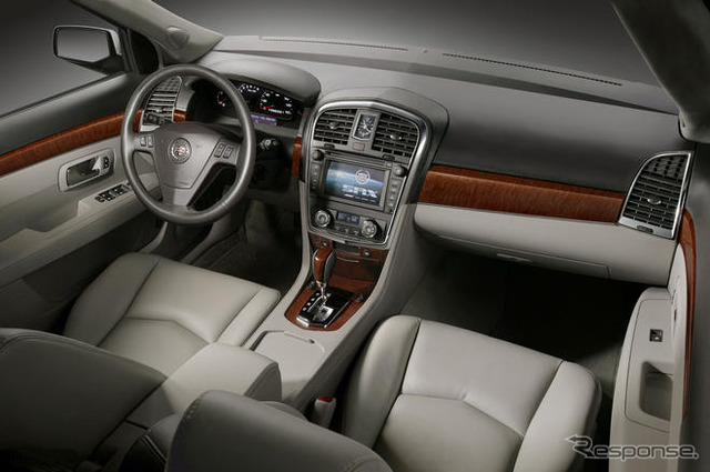 キャデラック SRX 09年モデル発表