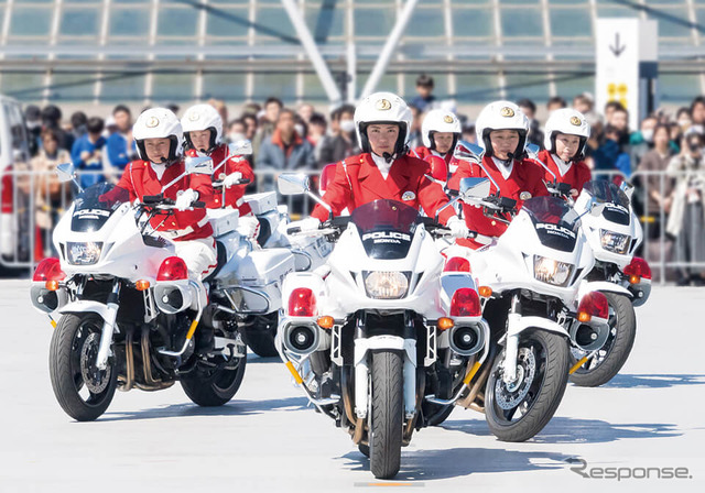 警視庁 クイーンスターズドリル走行(過去の実施風景)