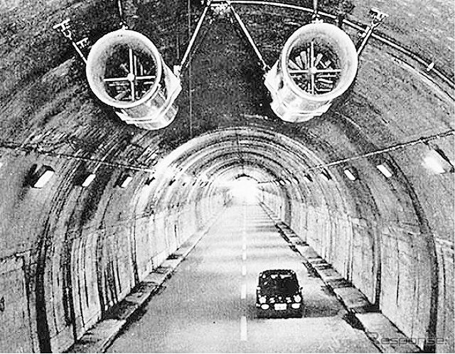 倶利伽羅(くりから)トンネル初号機(1968年)