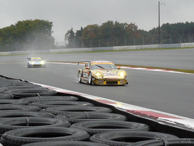 【SUPER GT 第9戦】写真蔵…GT300、順位決定