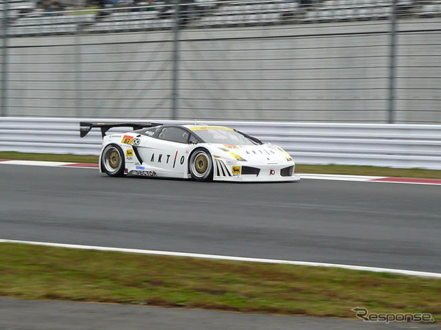 【SUPER GT 第9戦】写真蔵…GT300、順位決定