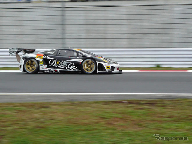 【SUPER GT 第9戦】写真蔵…GT300、順位決定