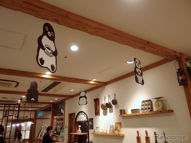 Suicaのペンギン×ハミングカフェbyプレミィ・コロミィ:店内 (c) Chiharu Sakazaki/JR東日本/DENTSU Suica by JR東日本