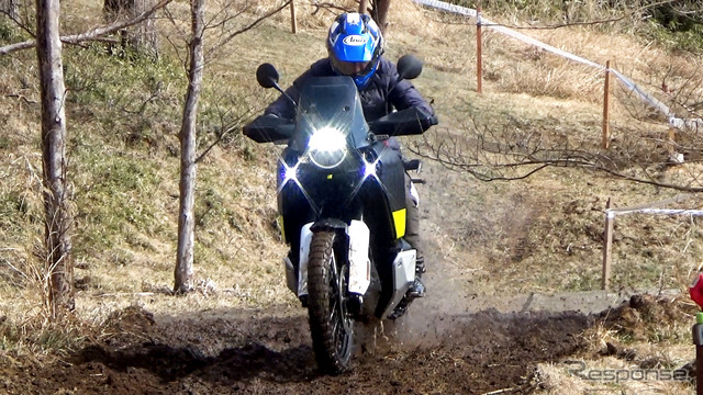 ハスクバーナ・モーターサイクルズ ノーデン901 試乗