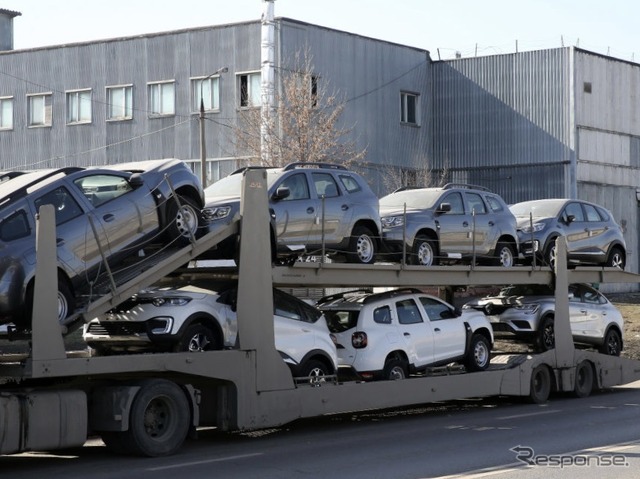 ルノーのモスクワ工場から出荷されるSUV（3月24日）