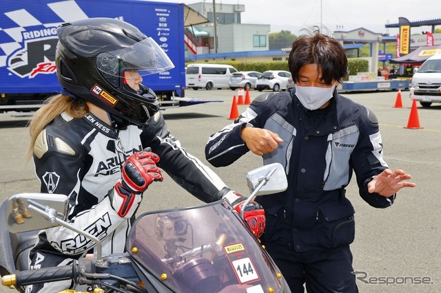 ピレリ やさしいバイクレッスン（イメージ）