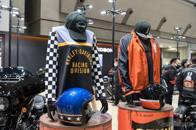 ファッションアイテムを展示するなどアパレルにも力を入れている