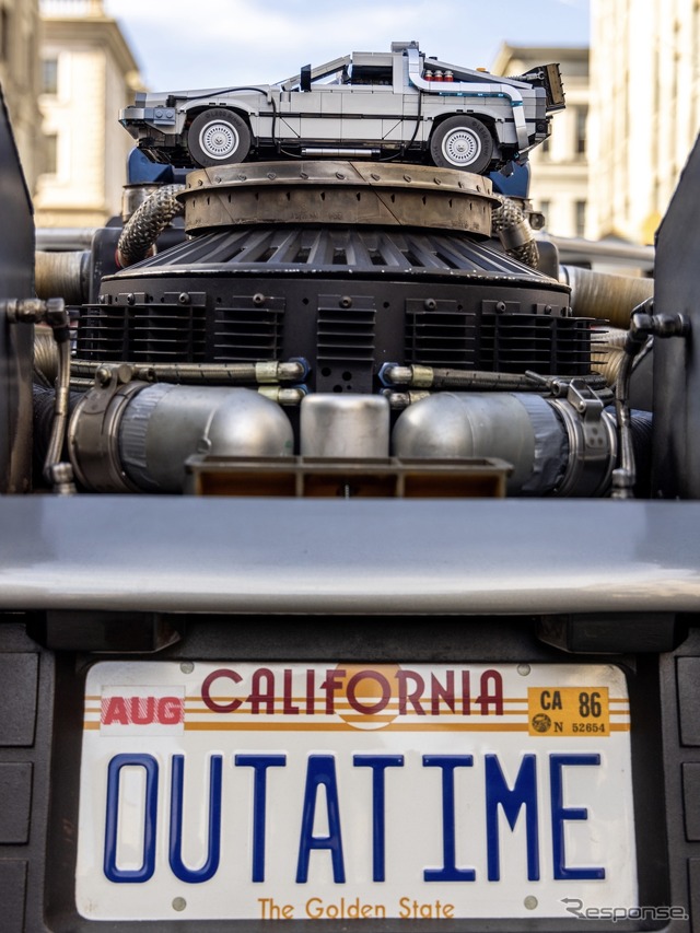 レゴ『バック・トゥ・ザ・フューチャー』デロリアンDMC-12@ユニバーサル・スタジオ (C) Universal City Studios LLC and Amblin Entertainment, Inc. All Rights Reserved.